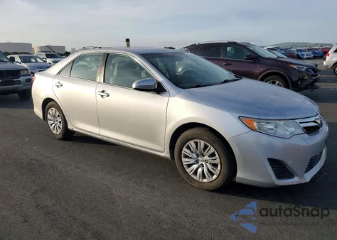 2012 Toyota Camry Base z USA, uszkodzony, nr VIN 4T1BF1FKXCU064044